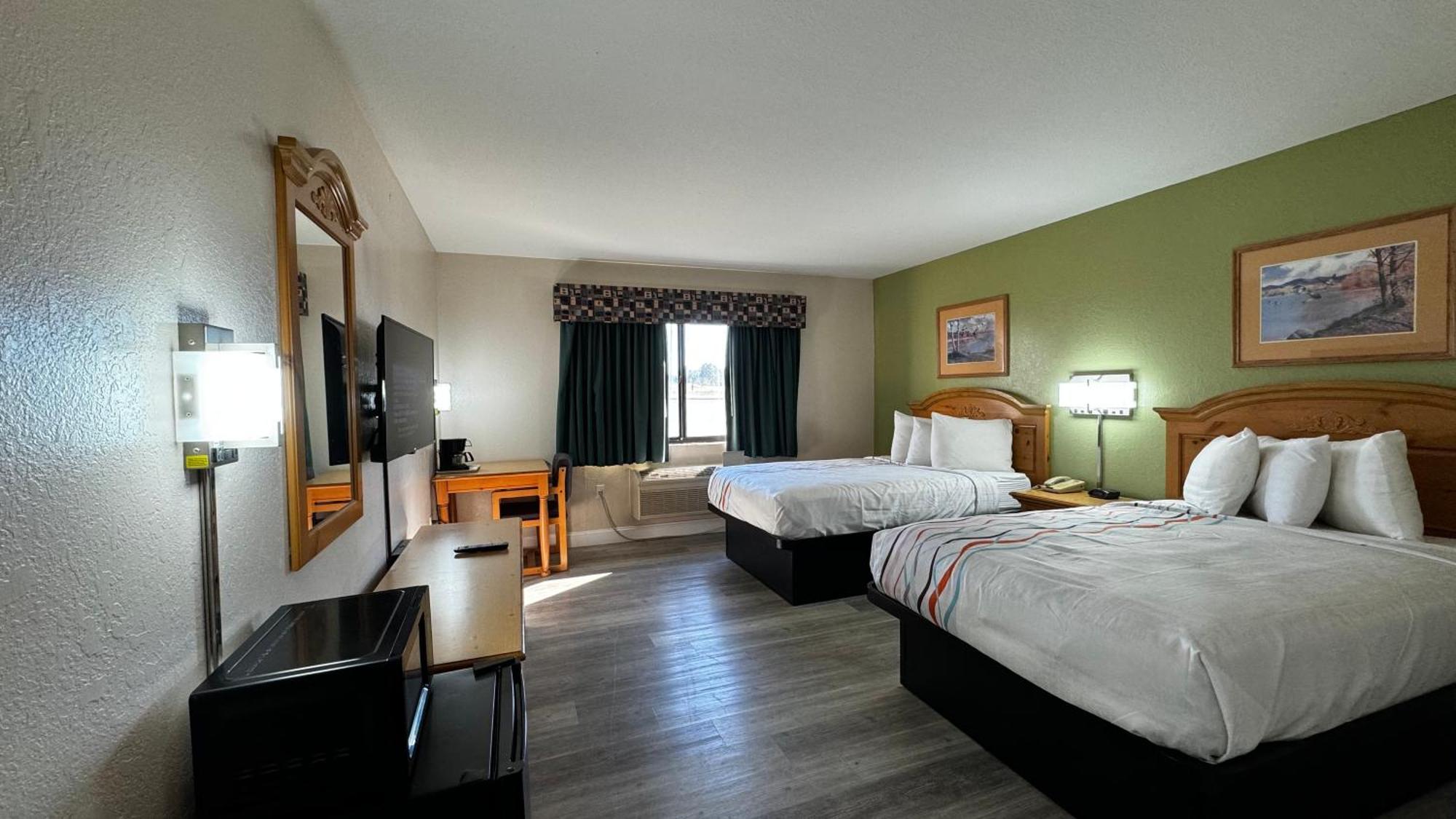 Regency Inn And Suites Stilwell Exteriör bild