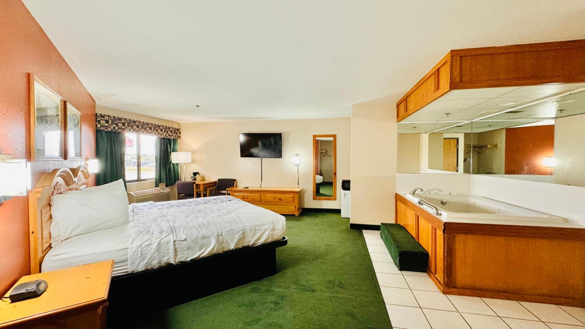 Regency Inn And Suites Stilwell Exteriör bild