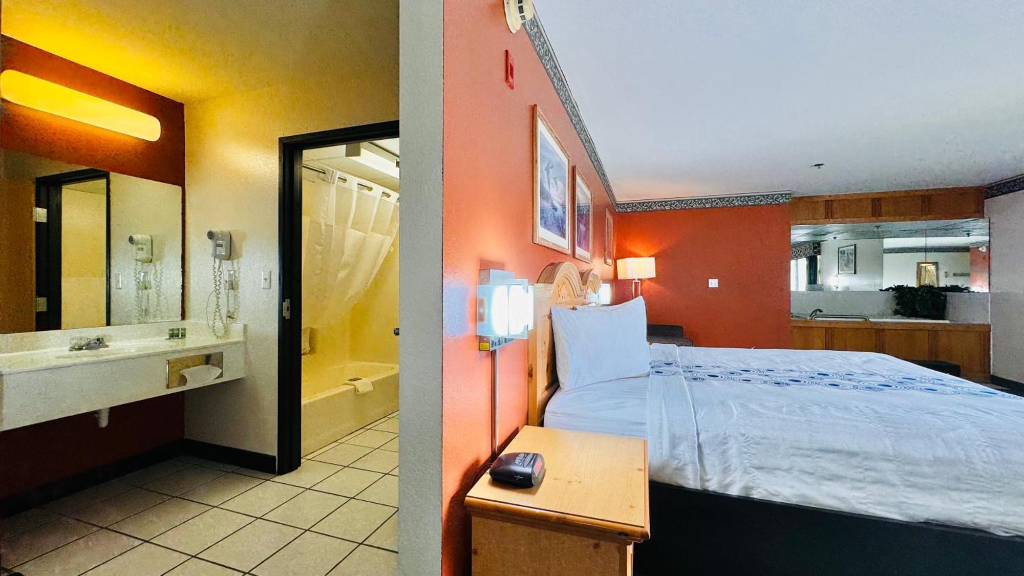 Regency Inn And Suites Stilwell Exteriör bild