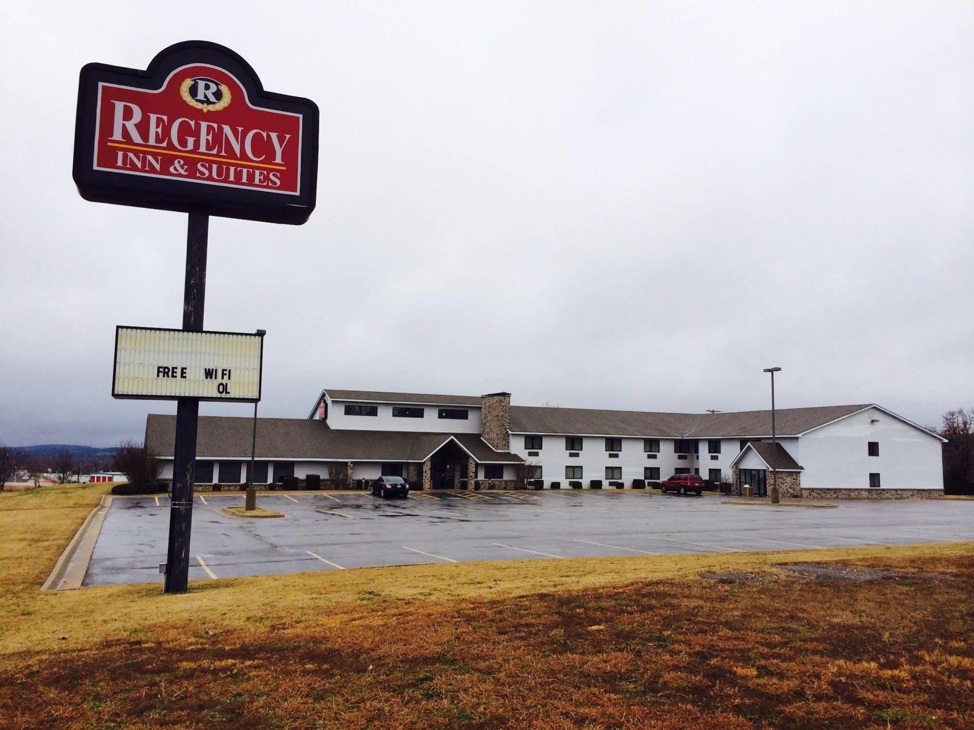 Regency Inn And Suites Stilwell Exteriör bild