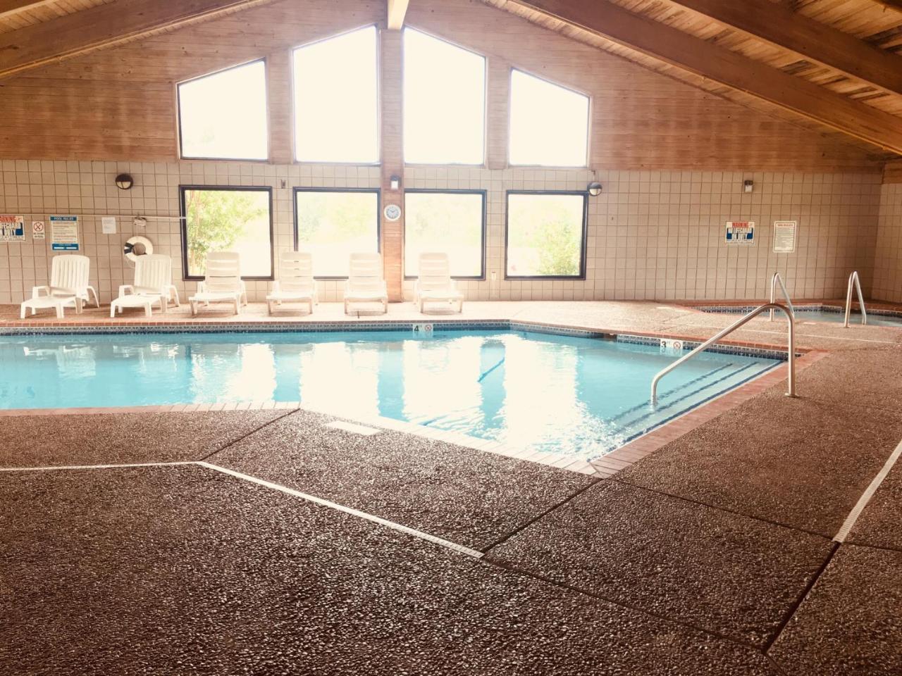 Regency Inn And Suites Stilwell Exteriör bild