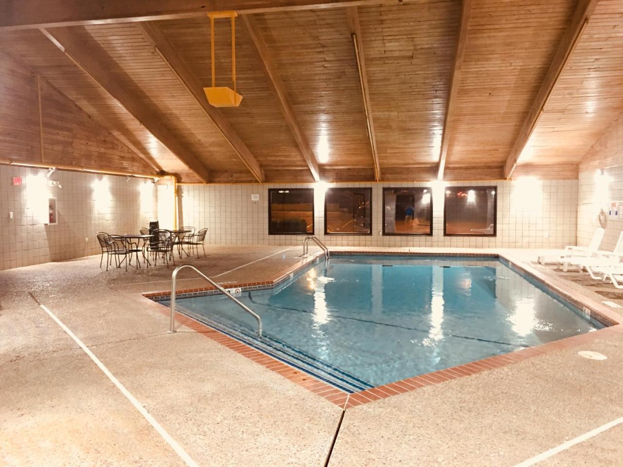 Regency Inn And Suites Stilwell Exteriör bild